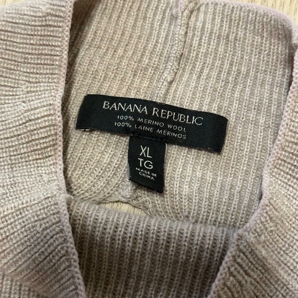 Banana Republic 100% merino sweater with back cut-out | XL | beige - Picture 3 of 7